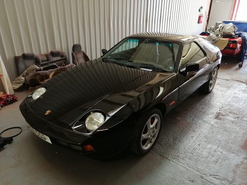 Fostering Classics Porsche 928 first clean