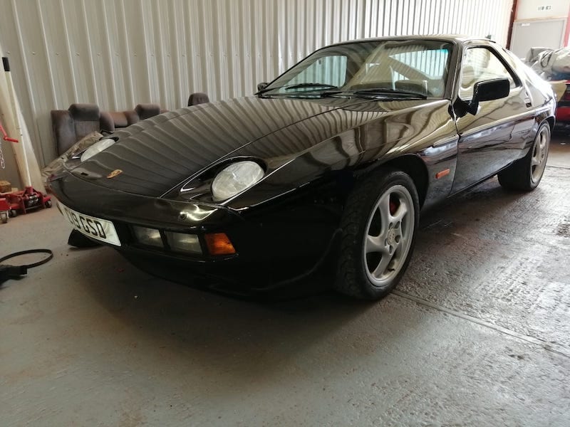 Fostering Classics Porsche 928 front view