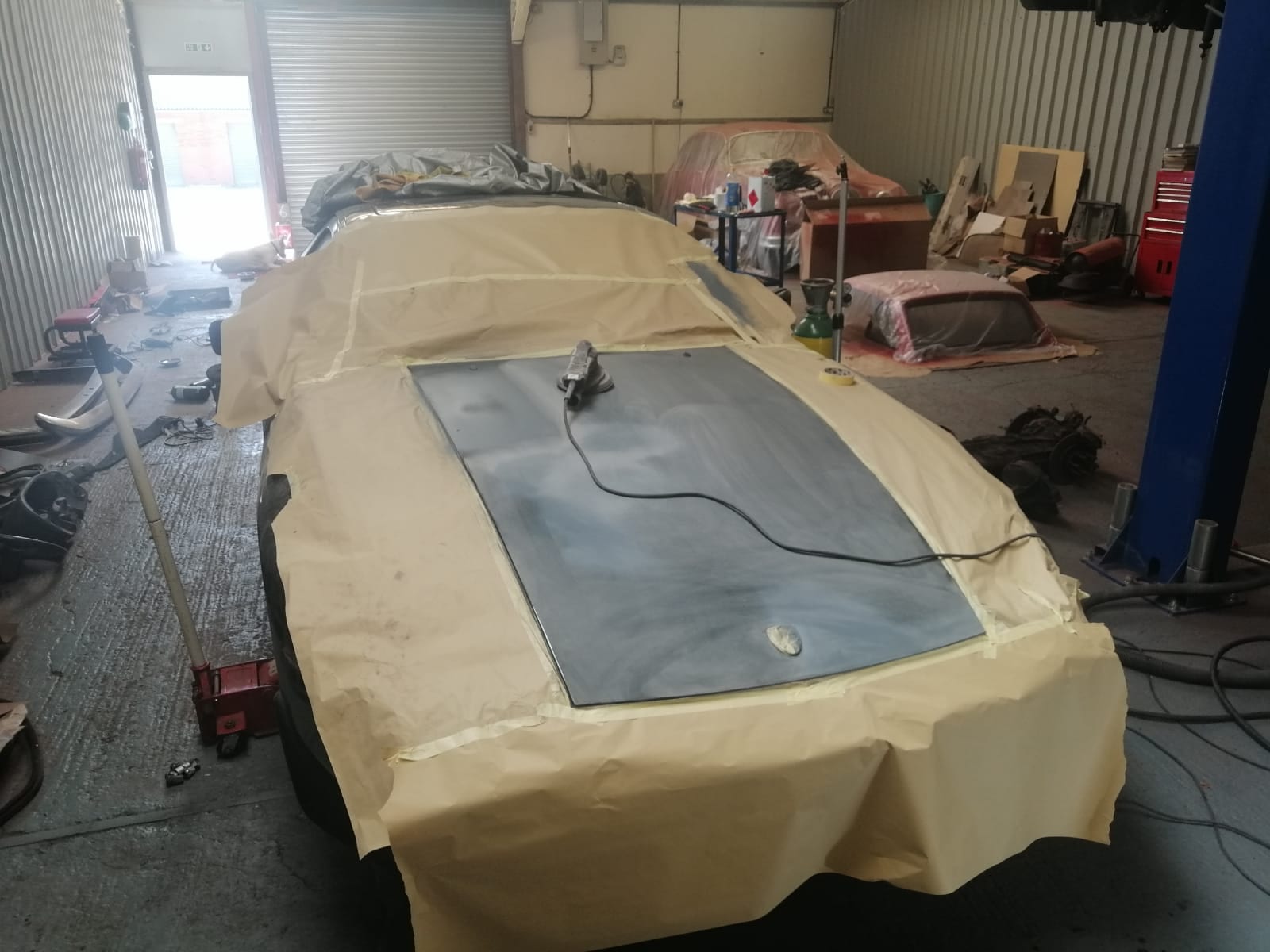 Fostering Classics Porsche 928 bonnet repair