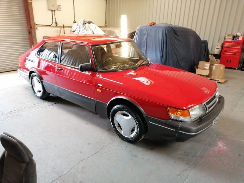 Fostering classics - Saab - complete project - side perspective