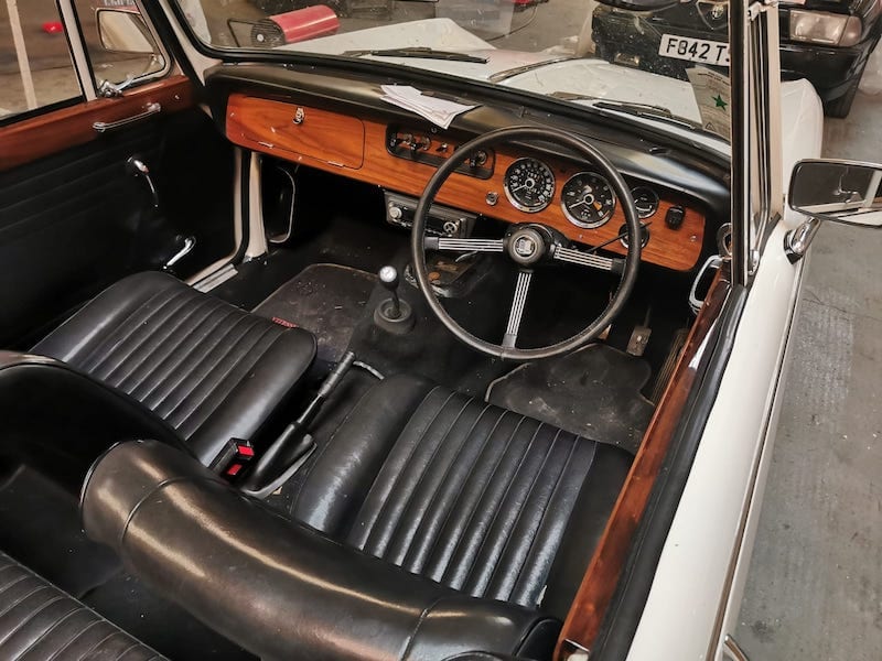 Fostering Classics - Triumph Vitesse - interior before restoration