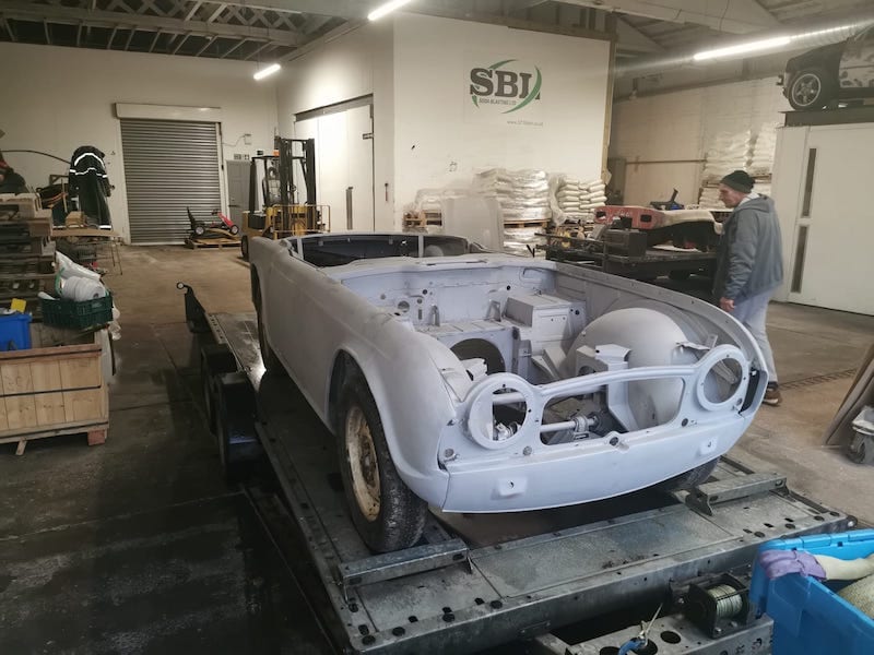 Fostering Classics - Triumph TR4 - Body at car SOS blasters