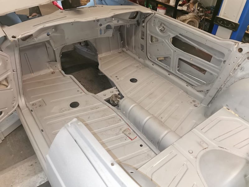 Fostering Classics - Triumph TR4 - inside before primer