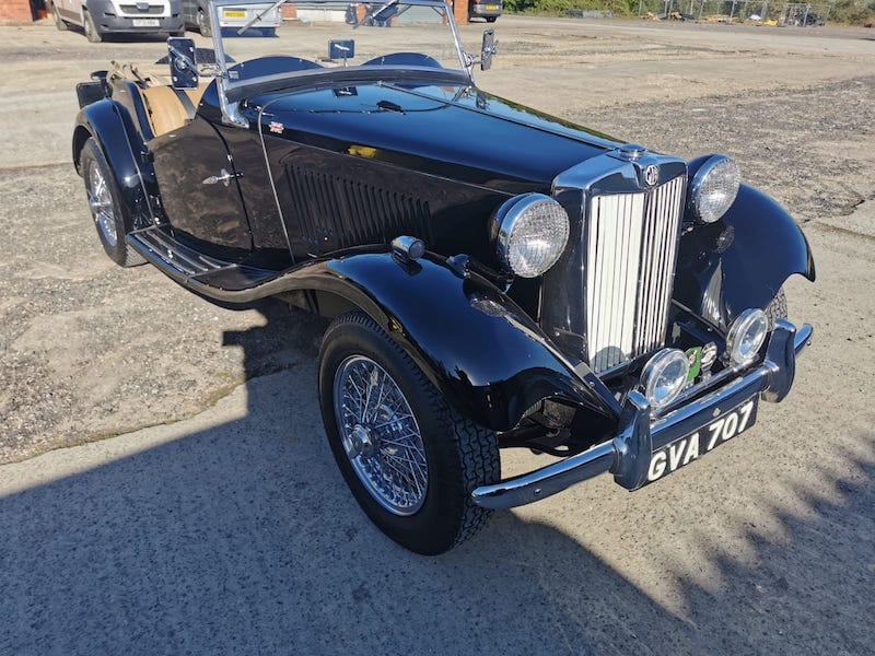 Fostering Classics - 1951 MG TD - complete side view