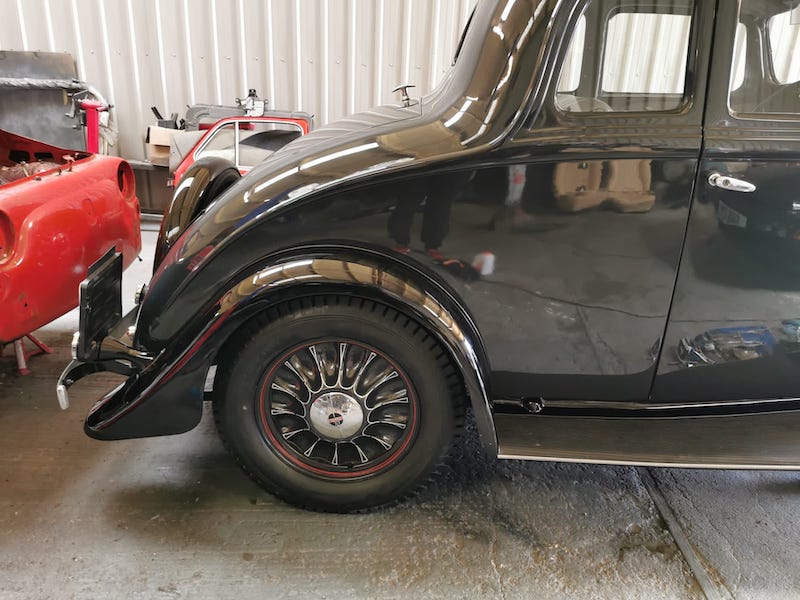 Fostering Classics -Willys 77 - back profile and wheel