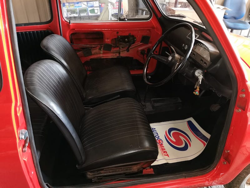 Fostering Classics - Fiat 500 - new interior