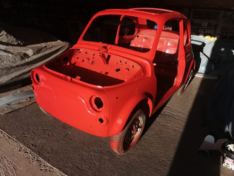Fostering Classics - Fiat 500 - painted new