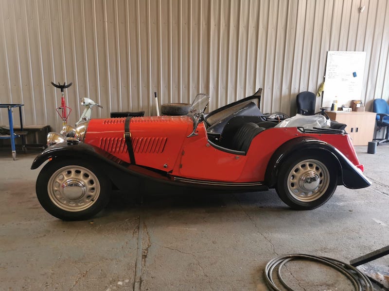 1947 Morgan 4:4 - side view - Fostering Classics