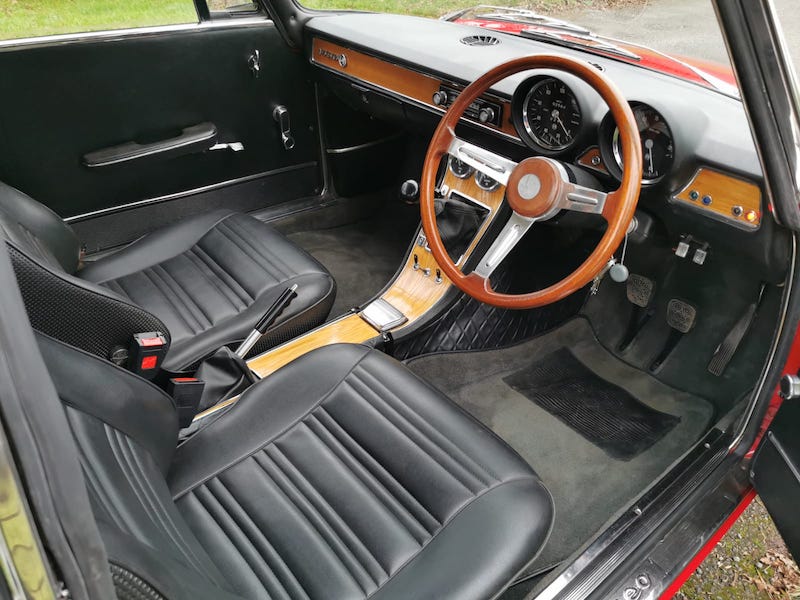 Alfa Romeo 1750 GTV - Interior - Fostering Classics
