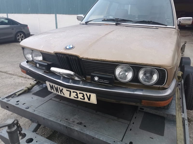 BMW E12 525 - arriving for restoration- Fostering Classics