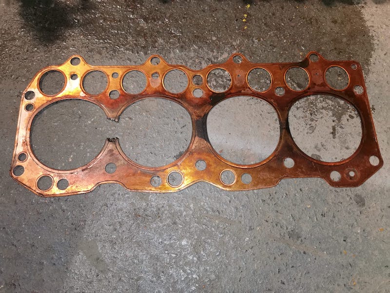 Land Rover Series 3 - damaged gasket - Fostering Classics