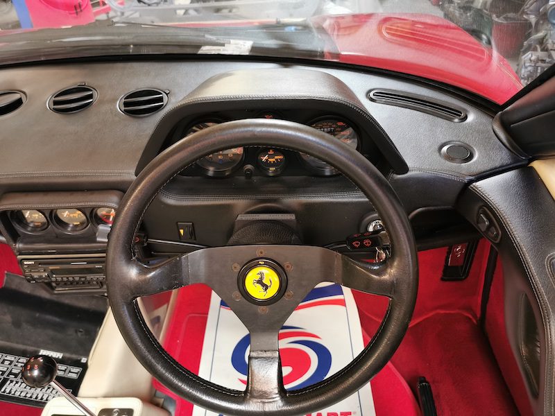Ferrari 328 GTS - Fostering Classics - stearing column