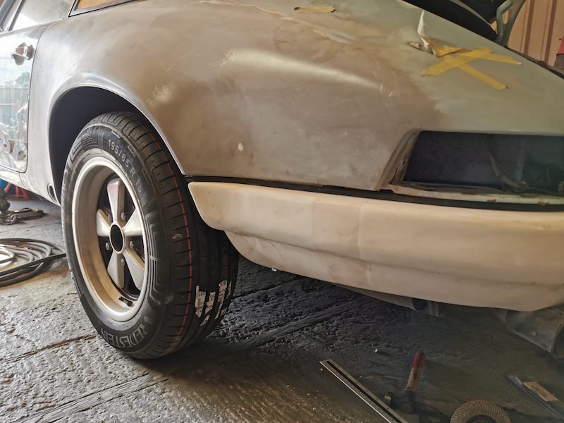 Porsche 911 - Fostering Classics - rear bumper