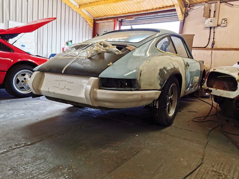 Porsche 911 - Fostering Classics - wing work