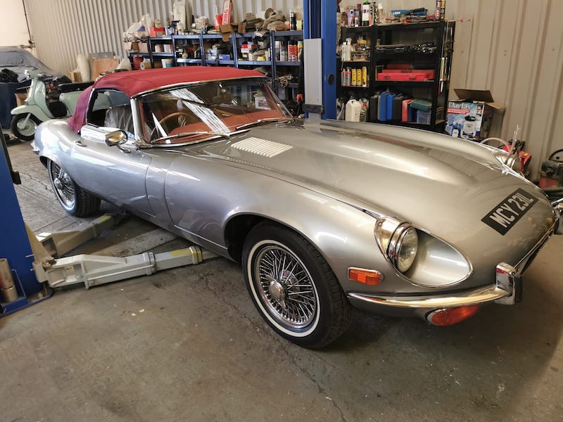 final inspection - silver jaguar e-type s3 - Fostering Classics