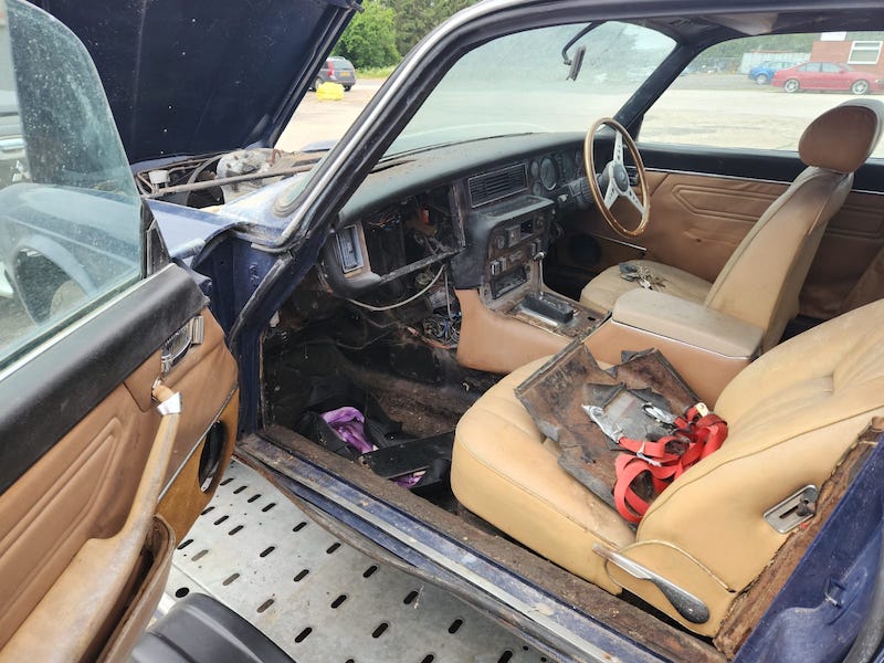 Daimler XJC - interior before restoration - Fostering classics