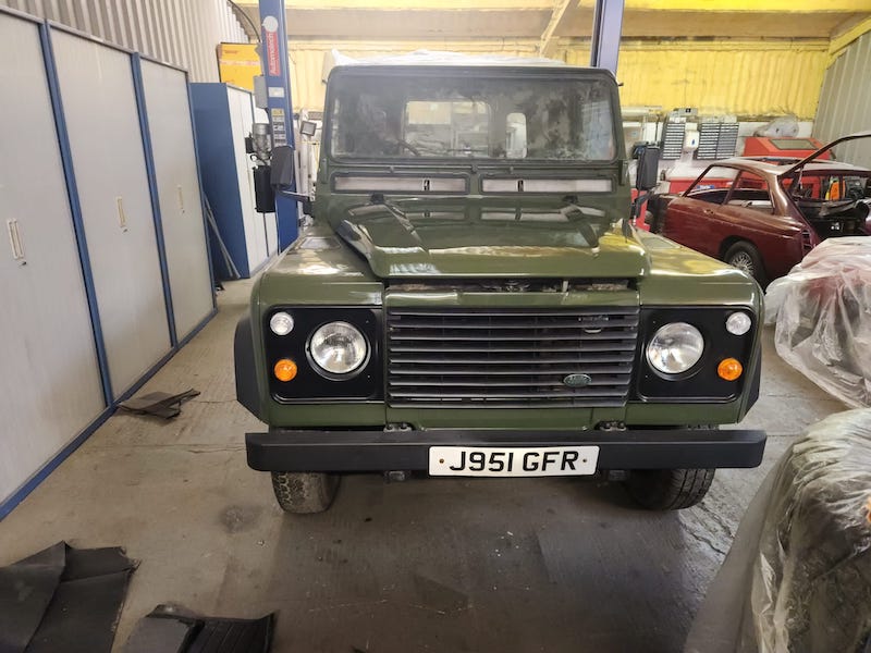Land Rover Defender 90 - front view almost complete- Fostering Classics
