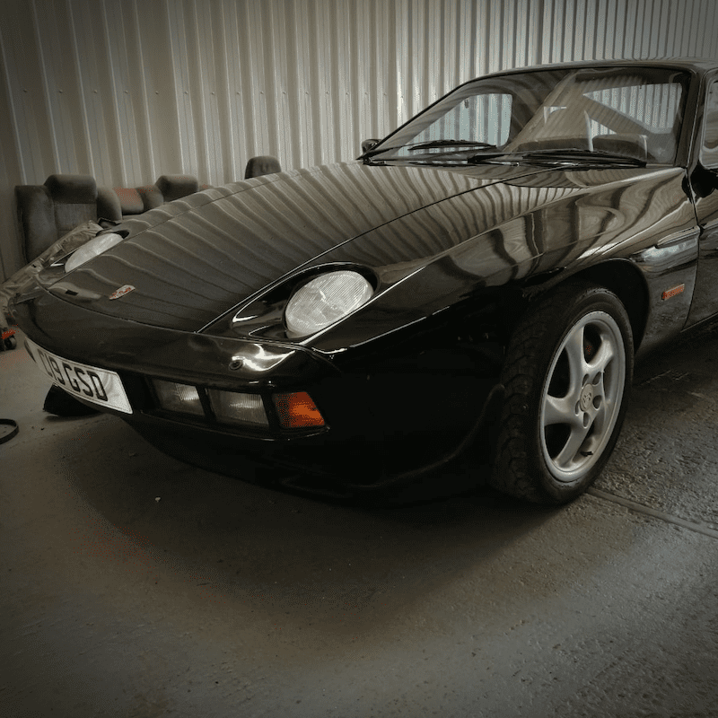 Fostering Classics - Porsche 928