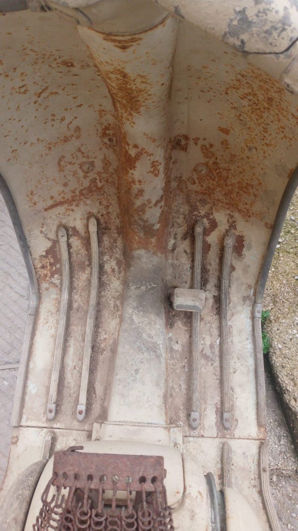 Fostering Classics - Lambretta - footwell