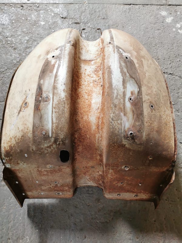 Fostering Classics - Lambretta - original condition of the leg guard