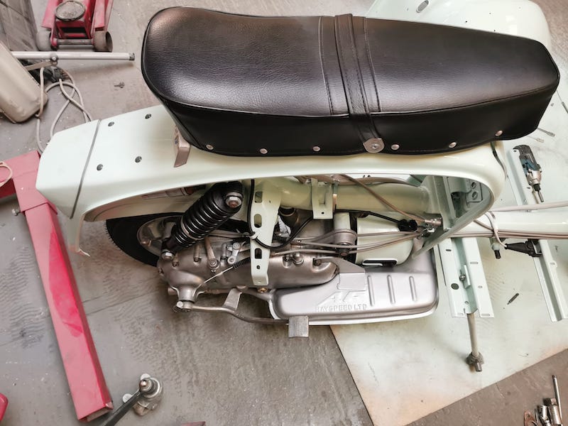 Fostering Classics - Lambretta - seat