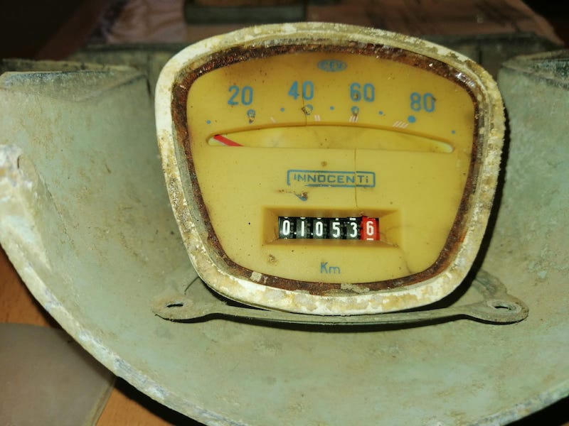 Fostering Classics - Lambretta - speedometer