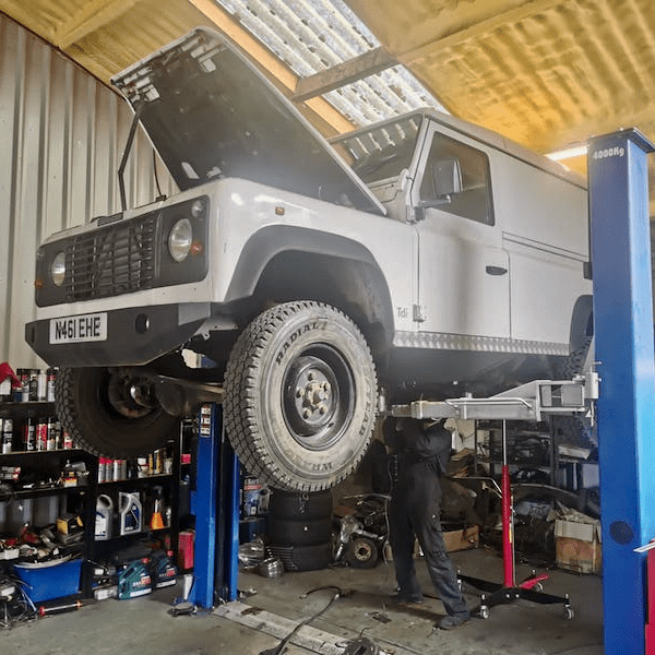 Land Rover Defender- thumbnail - Fostering Classics - 1