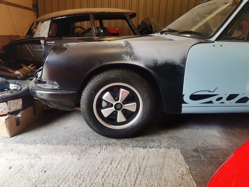 Porsche 911 - Fostering Classics - front wing