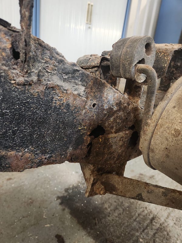 Land Rover Defender 90 - corroded chassis 2 - Fostering Classics